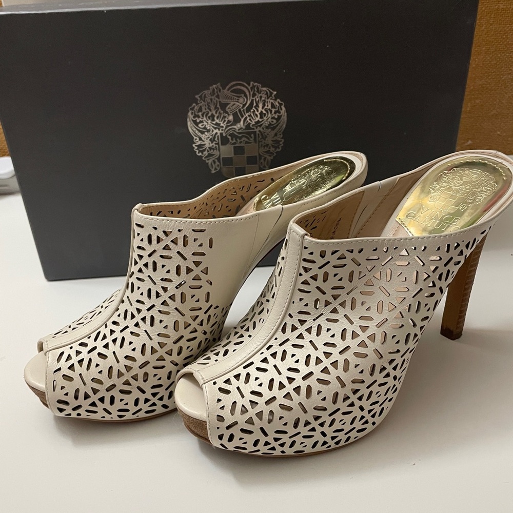 Vince Camuto Cloud Cream Laser-Cut Soft Calf 4.5” Heel Dress Platform Shoes Sz 7
